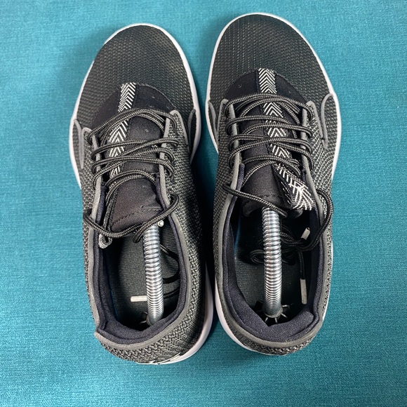 Size 8.5 - Men’s Nike Jordan Eclipse black shoes - Picture 7 of 9